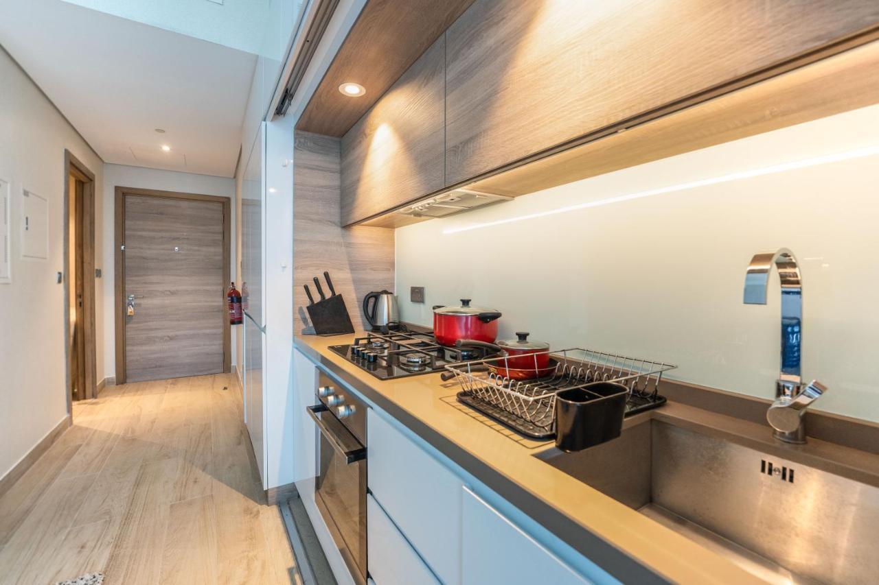 Fam Living - Marina Marvel - Studio Apartment With Breathtaking Views In Studio One Tower Dubai Dış mekan fotoğraf