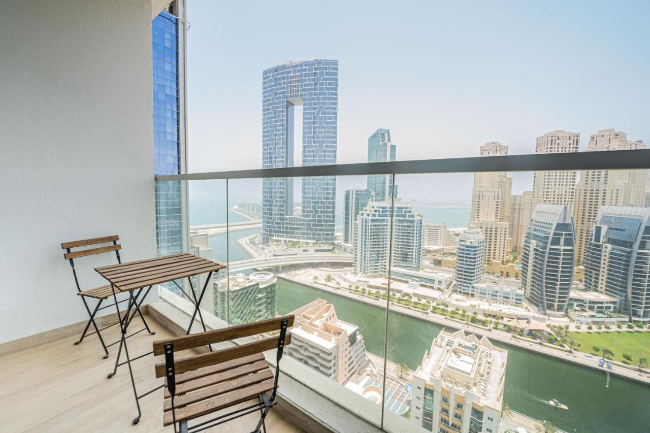 Fam Living - Marina Marvel - Studio Apartment With Breathtaking Views In Studio One Tower Dubai Dış mekan fotoğraf