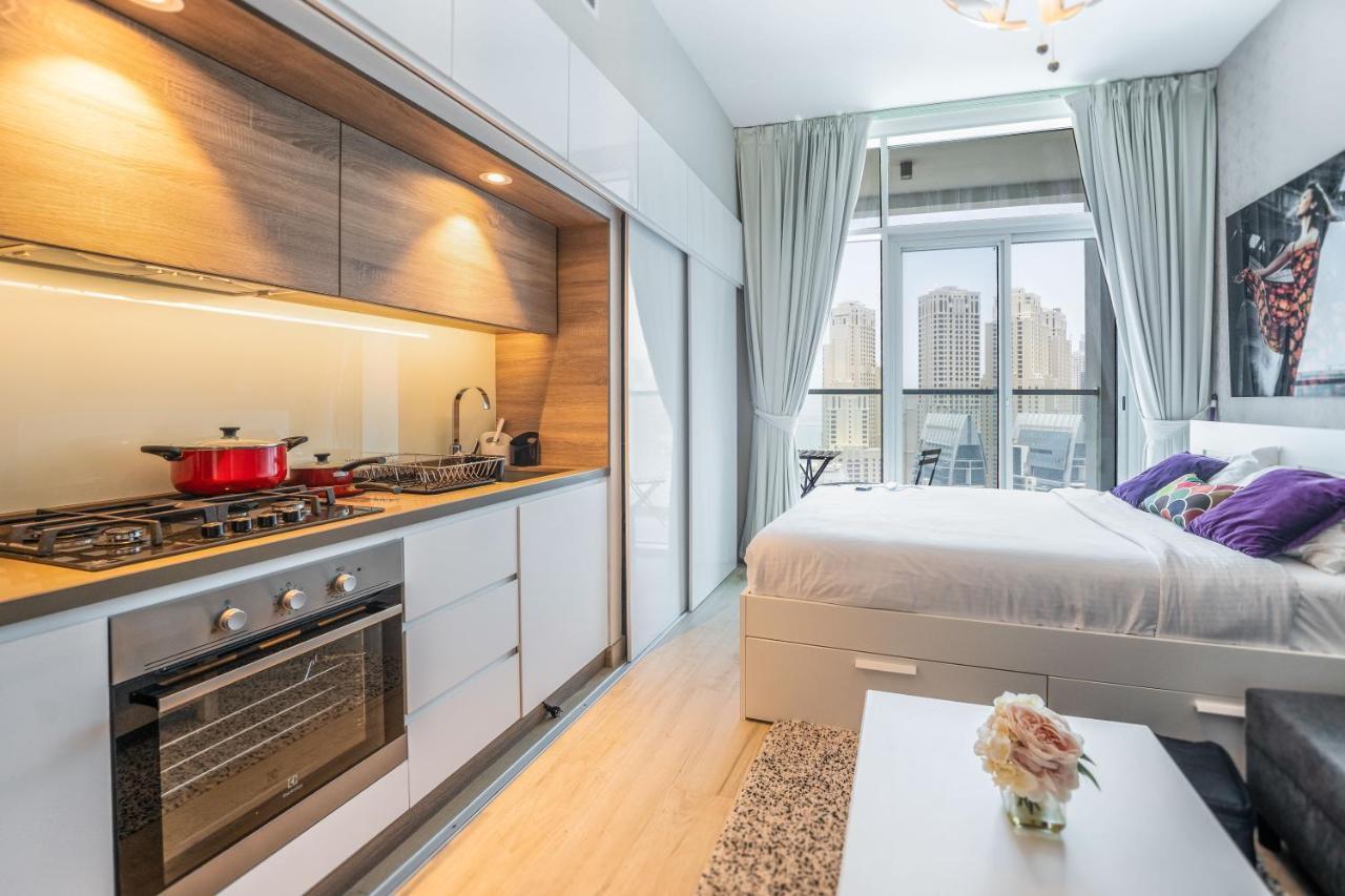 Fam Living - Marina Marvel - Studio Apartment With Breathtaking Views In Studio One Tower Dubai Dış mekan fotoğraf
