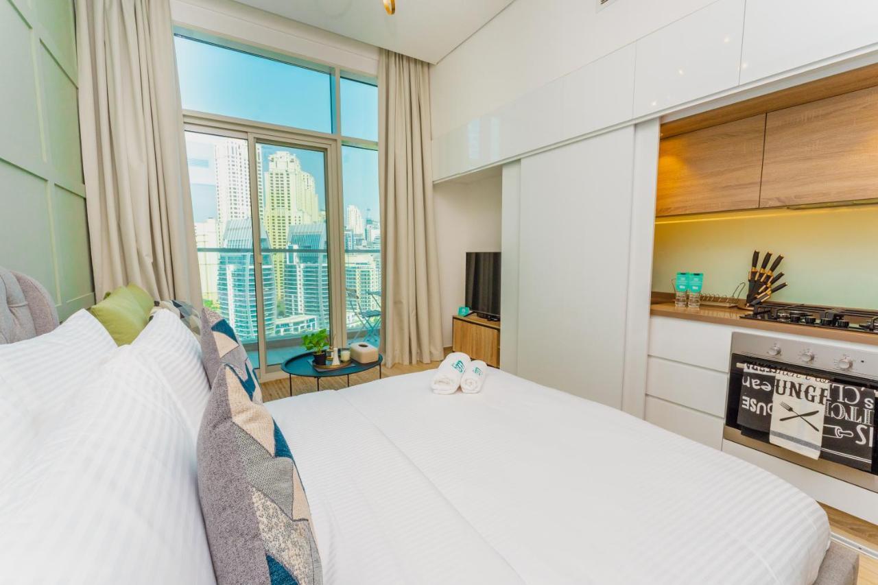 Fam Living - Marina Marvel - Studio Apartment With Breathtaking Views In Studio One Tower Dubai Dış mekan fotoğraf