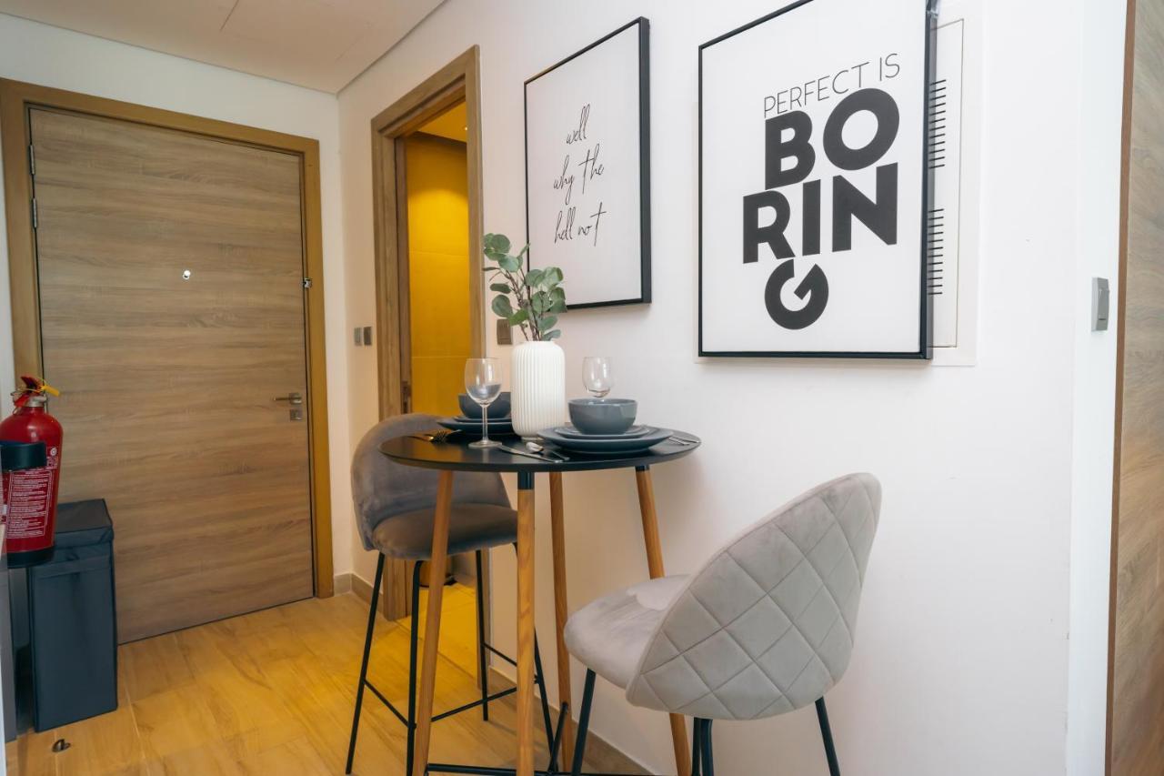 Fam Living - Marina Marvel - Studio Apartment With Breathtaking Views In Studio One Tower Dubai Dış mekan fotoğraf