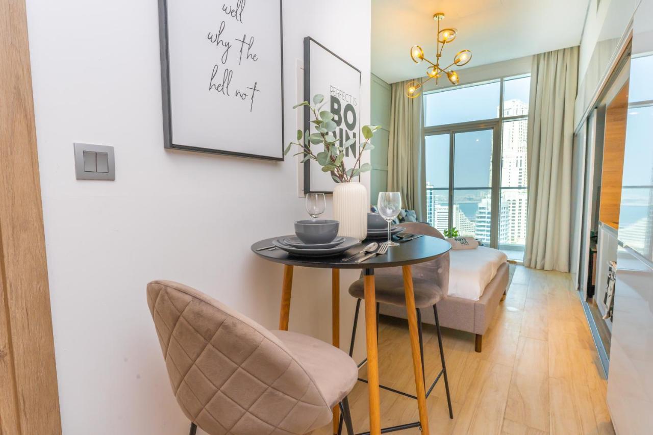 Fam Living - Marina Marvel - Studio Apartment With Breathtaking Views In Studio One Tower Dubai Dış mekan fotoğraf