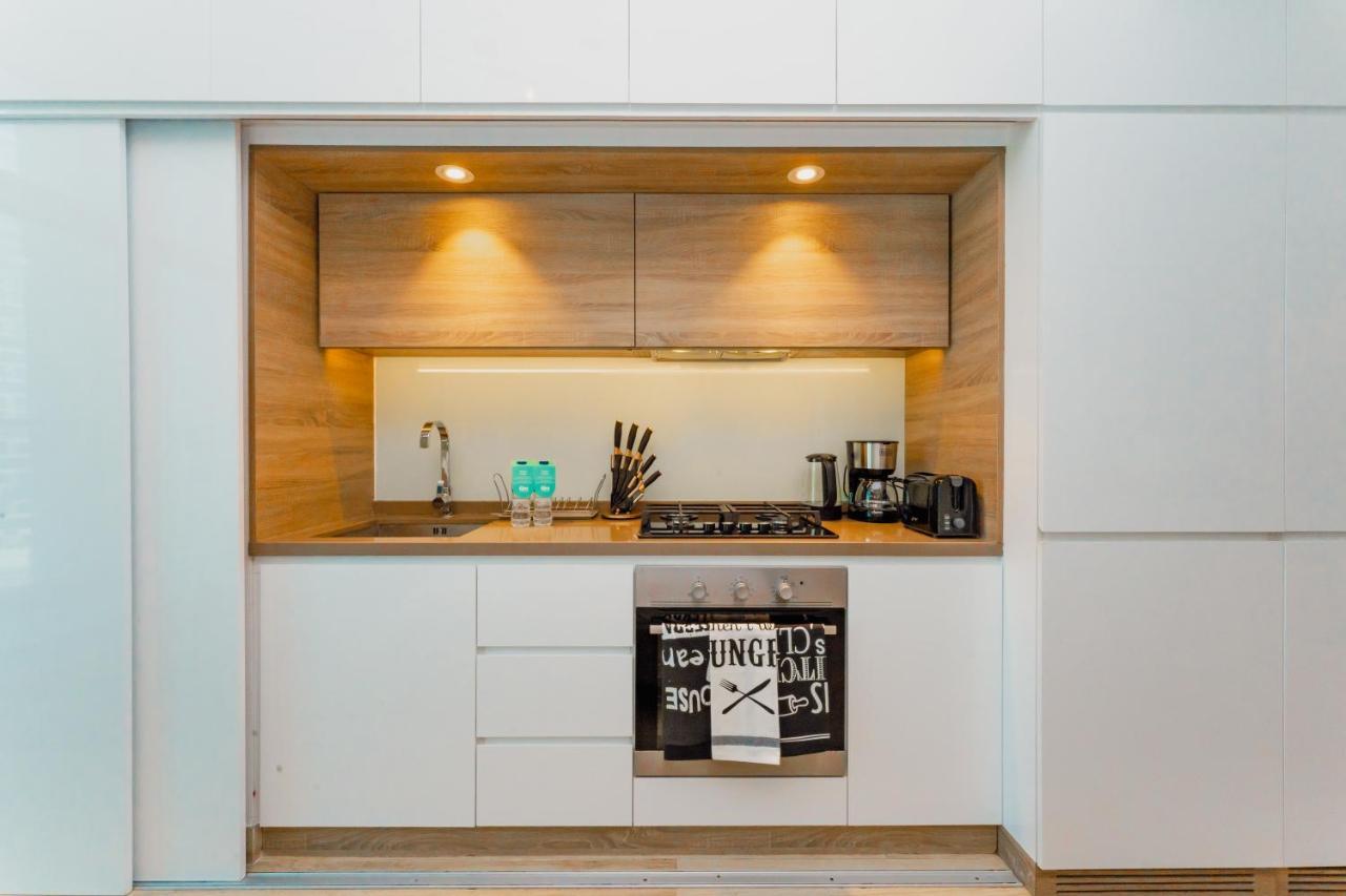 Fam Living - Marina Marvel - Studio Apartment With Breathtaking Views In Studio One Tower Dubai Dış mekan fotoğraf