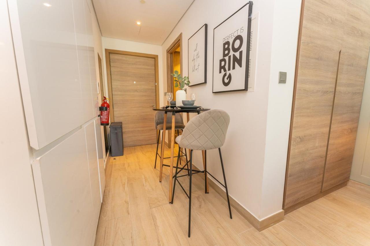 Fam Living - Marina Marvel - Studio Apartment With Breathtaking Views In Studio One Tower Dubai Dış mekan fotoğraf